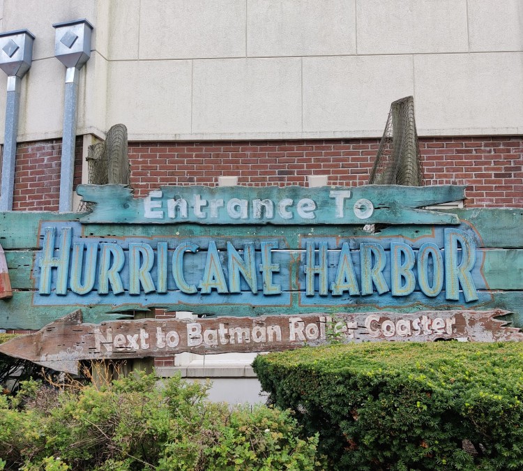 six-flags-hurricane-harbor-photo